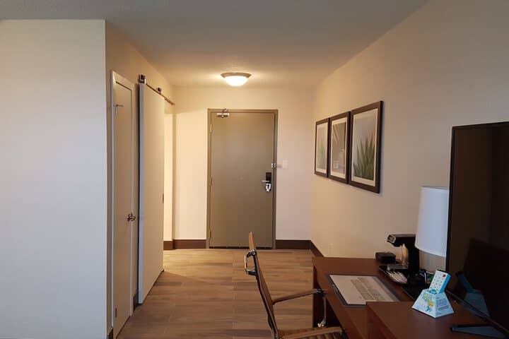 Room 10 of 30